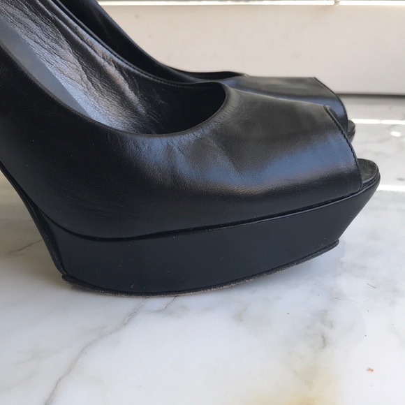 Stuart Weitzman Heels - Picture 5 of 6